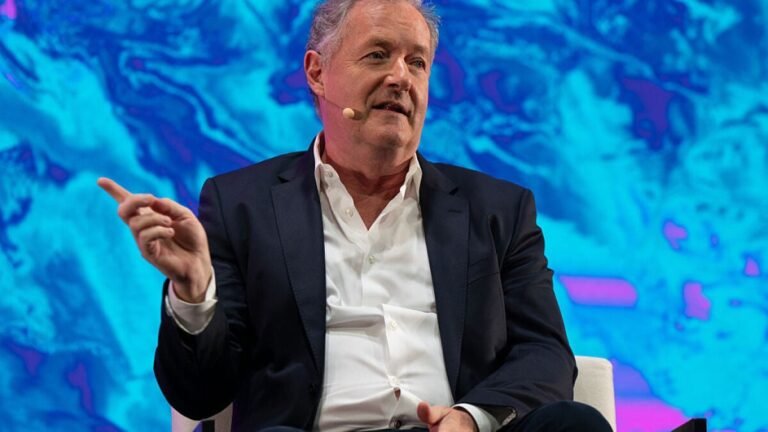 En una entrevista con Piers Morgan, la actriz Tilly Norwood conversa en Cantonés.