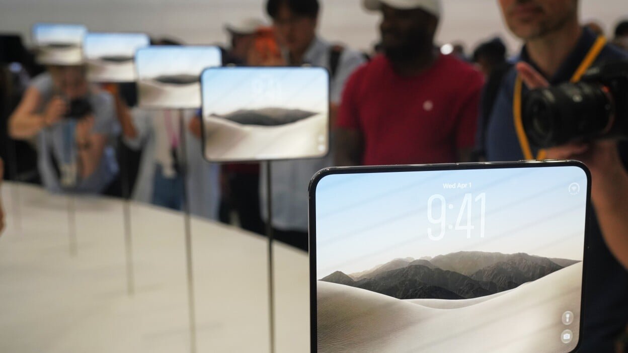 People look at Apple