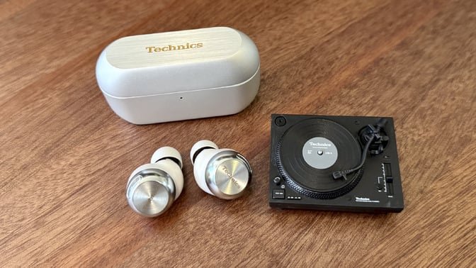silver technics eah-az100 earbuds with mini turntable
